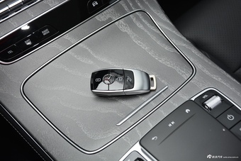 2021款奔驰E级改款 E 300 L 运动豪华型 