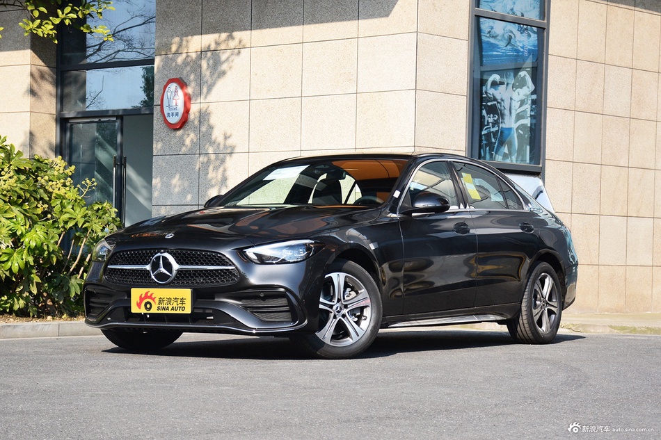 2022款奔驰C级改款 C 200 L 运动版