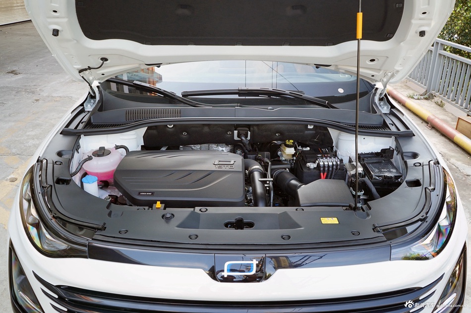 2025款奔腾T90 龙耀版 1.5T 欢享型