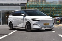 2025款小鹏X9 740超长续航 Max