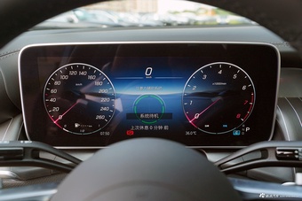 2025款奔驰GLC轿跑 GLC 300 4MATIC轿跑SUV