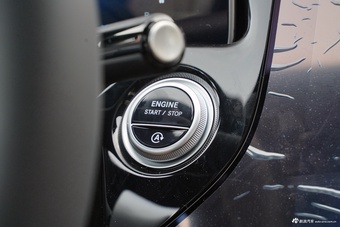 2025款奔驰E级改款 E 300 L 豪华型