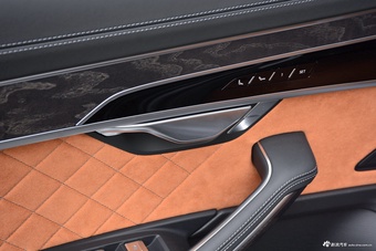 2022款奥迪A8L Horch创始人版 经典型