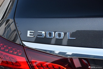 2023款奔驰E级 E 300 L 运动豪华型