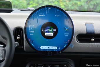 2025款MINI 2.0T COOPER S 艺术家 五门版