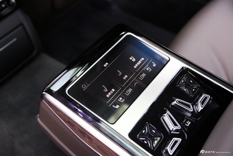 2022款奥迪A8L 改款 55 TFSI quattro 旗舰型