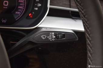 2025款奥迪A8L 55 TFSI quattro 旗舰型