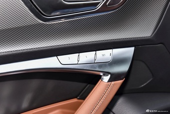 2024款奥迪A7L 45 TFSI quattro 奢享型