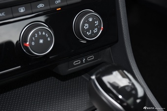 2025款速腾300TSI DSG超越版