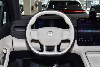 2025款蔚来EC6 75kWh