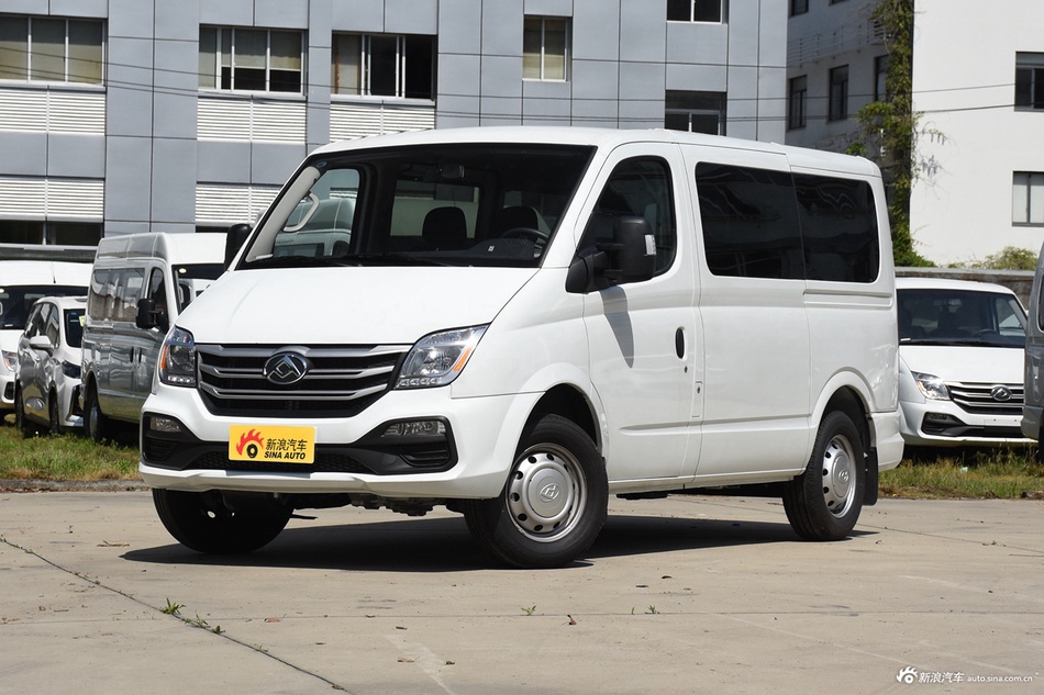 2024款新途V80 傲运通超值版 6MT 短轴超低顶127Ps 5座