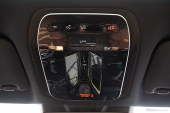 2025款奔驰E级改款 E 300 L 豪华型