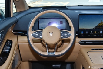 2025款岚图梦想家 PHEV 四驱尊贵乾崑版