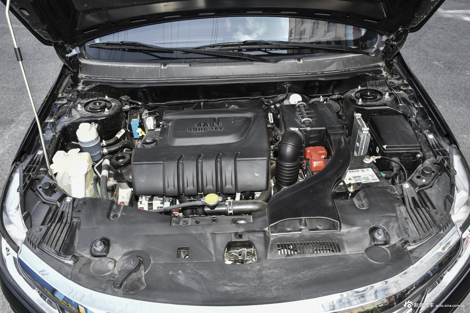 2019款东南A5翼舞 1.5L手动旗舰版国V