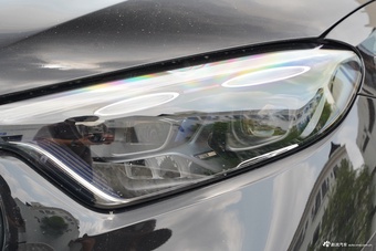 2025款奔驰GLC改款 300 L 4MATIC 豪华型 7座