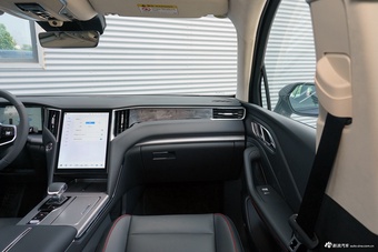 2025款红旗HS7 PHEV 改款 2.0T PHEV 四驱200万辆纪念版 7座