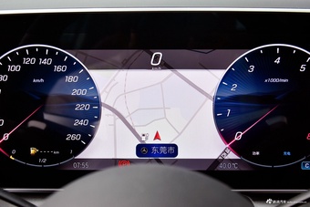 2025款奔驰GLC改款 300 L 4MATIC 动感型 7座