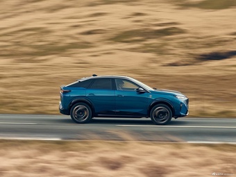 2024款标致E-3008 GT 英国版