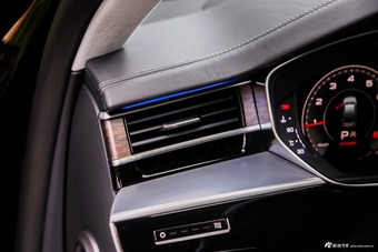 2022款奥迪A8L 改款 55 TFSI quattro 旗舰型