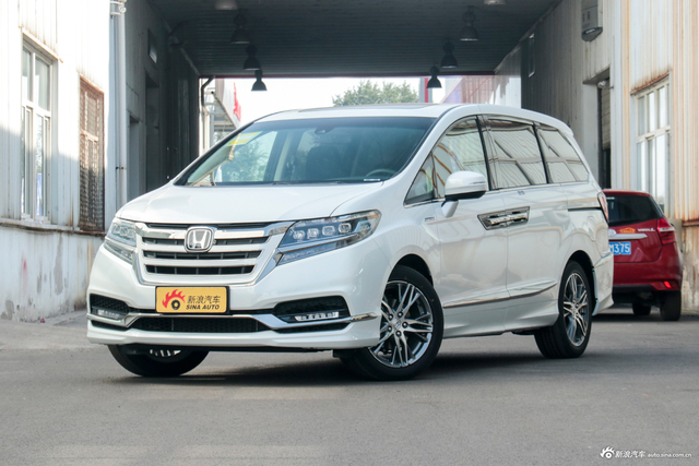 2019款艾力绅混动2.0L自动舒适版