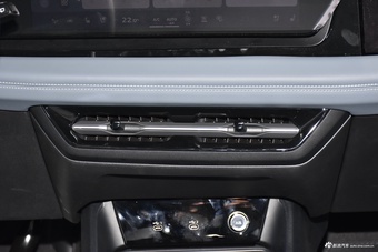 2025款奥迪Q6L e-tron 首发领航版