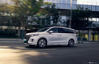 2024款荣威iMAX8 DMH 1.5T 官图