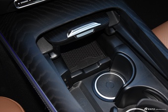 2025款奔驰E级 E 300 L 时尚运动型