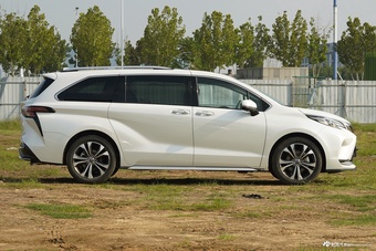 2026款格瑞维亚 2.5L混动 尊爵ULTRA版