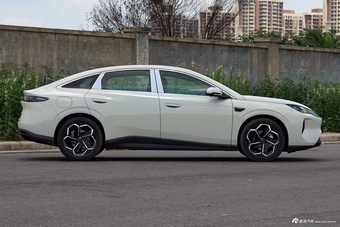 2027款海豹06DM-i 320KM尊享型
