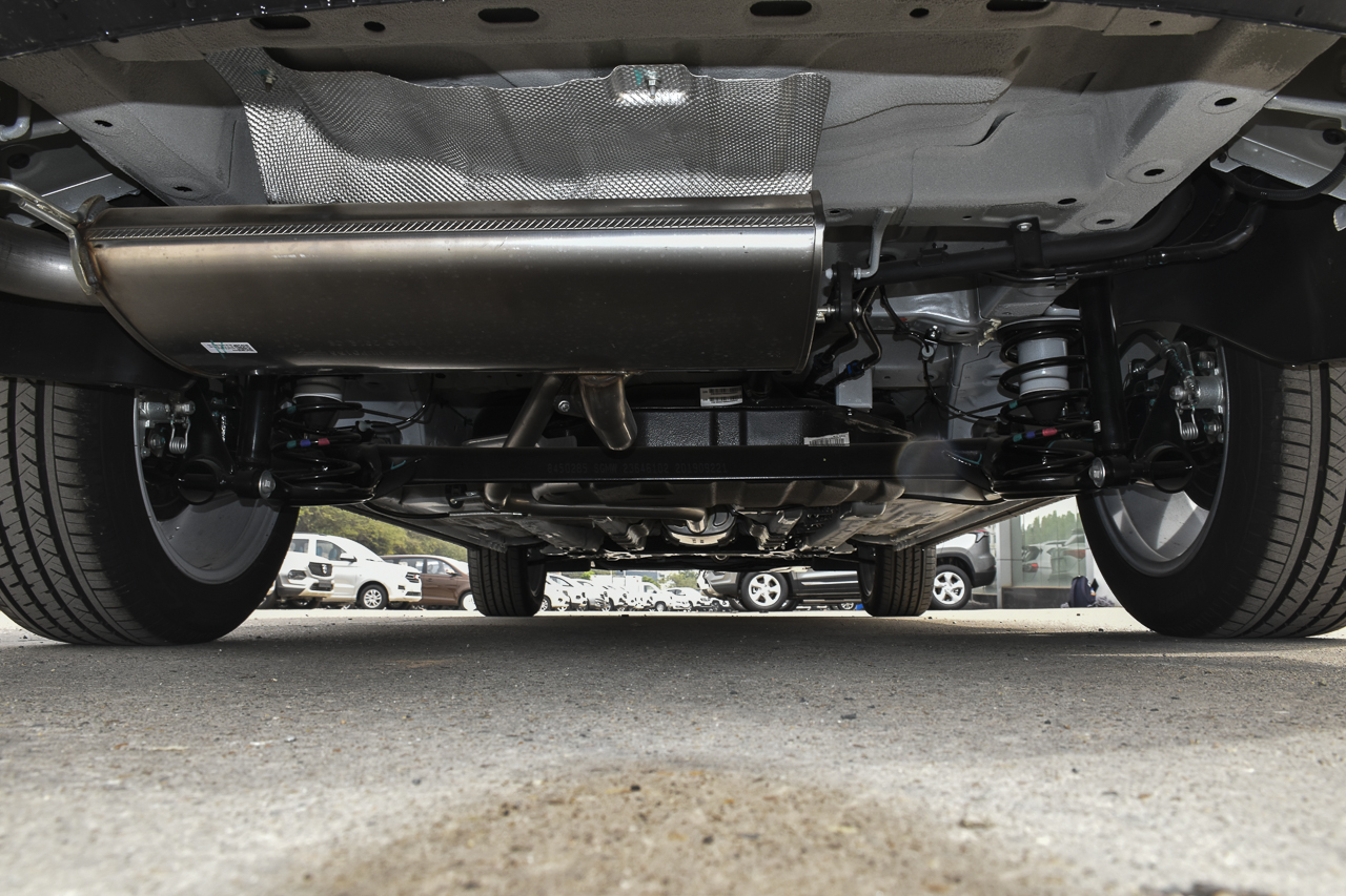 2019款宝骏RC-6 1.5T手动24小时在线精英型