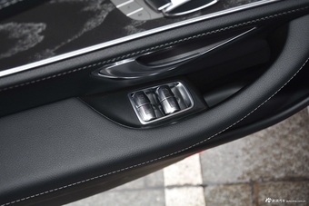 2021款奔驰E级改款 E 300 L 运动豪华型 