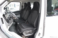 2024款先锋官V 多功能版 2.0T 手动中轴中顶 7座