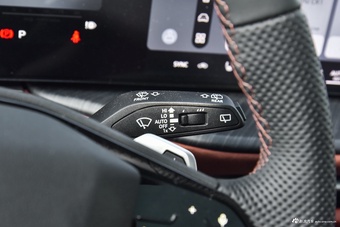 2026款奥迪Q5L 智混豪华版