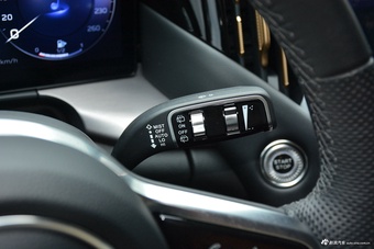 2024款红旗HS7 PHEV 2.0T四驱旗领版 7座