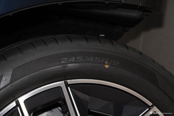 2026款宝马i5 eDrive 40L M运动套装