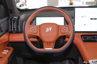 2025款山海L7 PLUS 220km精英版 7座