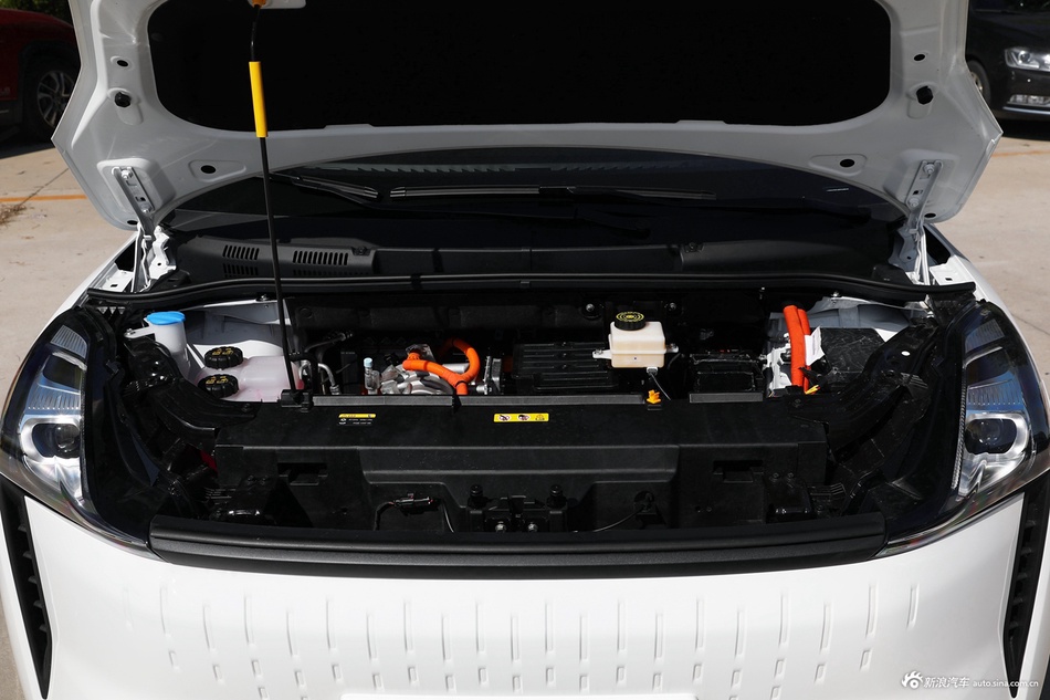 2021款奔腾NAT 市场拓展版