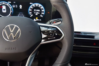 2025款帕萨特 Pro 380TSI 龙尊版