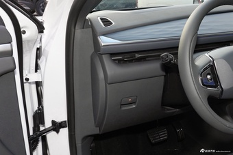 2026款极狐 阿尔法T5 增程 215 元境智行版