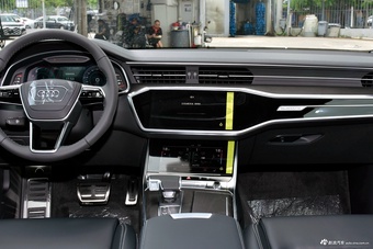 2025款奥迪A6L 改款 45 TFSI quattro 臻选动感型