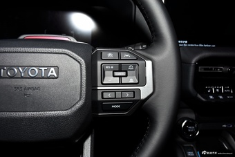 2025款普拉多 2.4T 全能TX版 5座