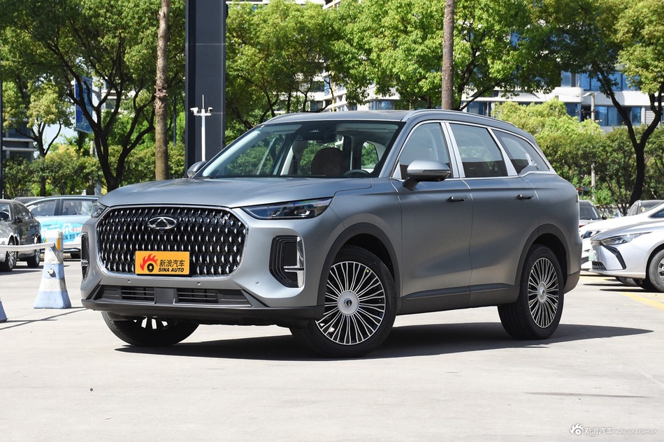 2024款瑞虎8 L 2.0T 两驱尊贵版 5座