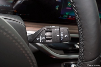 2025款宝马X5 xDrive 40Li 尊享型M 运动曜夜套装