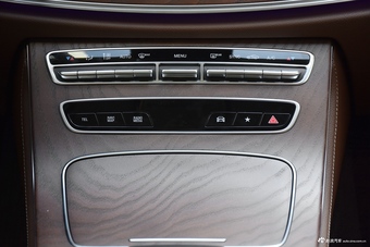 2021款奔驰E级 E 300 L 尊贵型