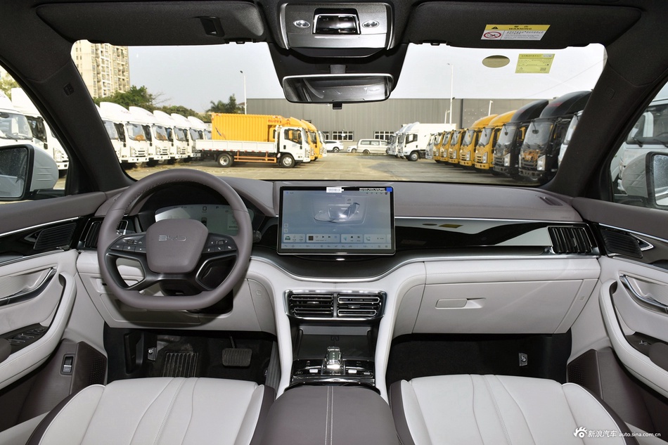 2025款宋PLUS DM-i 112KM 尊贵型