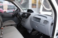 2023款上汽MAXUS V80 2.0T 手动经典城配王长轴高顶3座