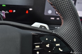 2026款奥迪Q5L 智混豪华版