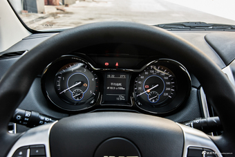 2018款域虎5 2.4T经典版柴油四驱豪华型长轴