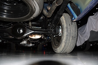 2026款长城炮 2.4T商用炮自动柴油四驱精英型长箱