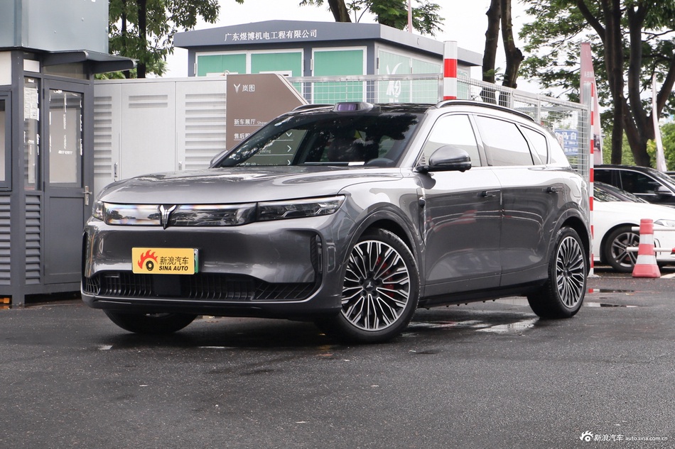 2025款岚图FREE+ 四驱乾崑版